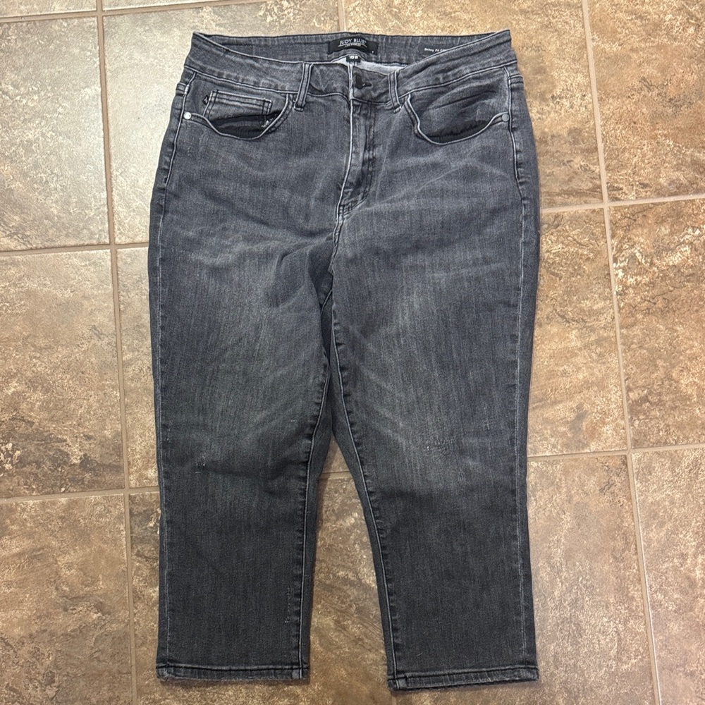 Judy Blue Charcoal Denim Capris size  16W stretch comfy!